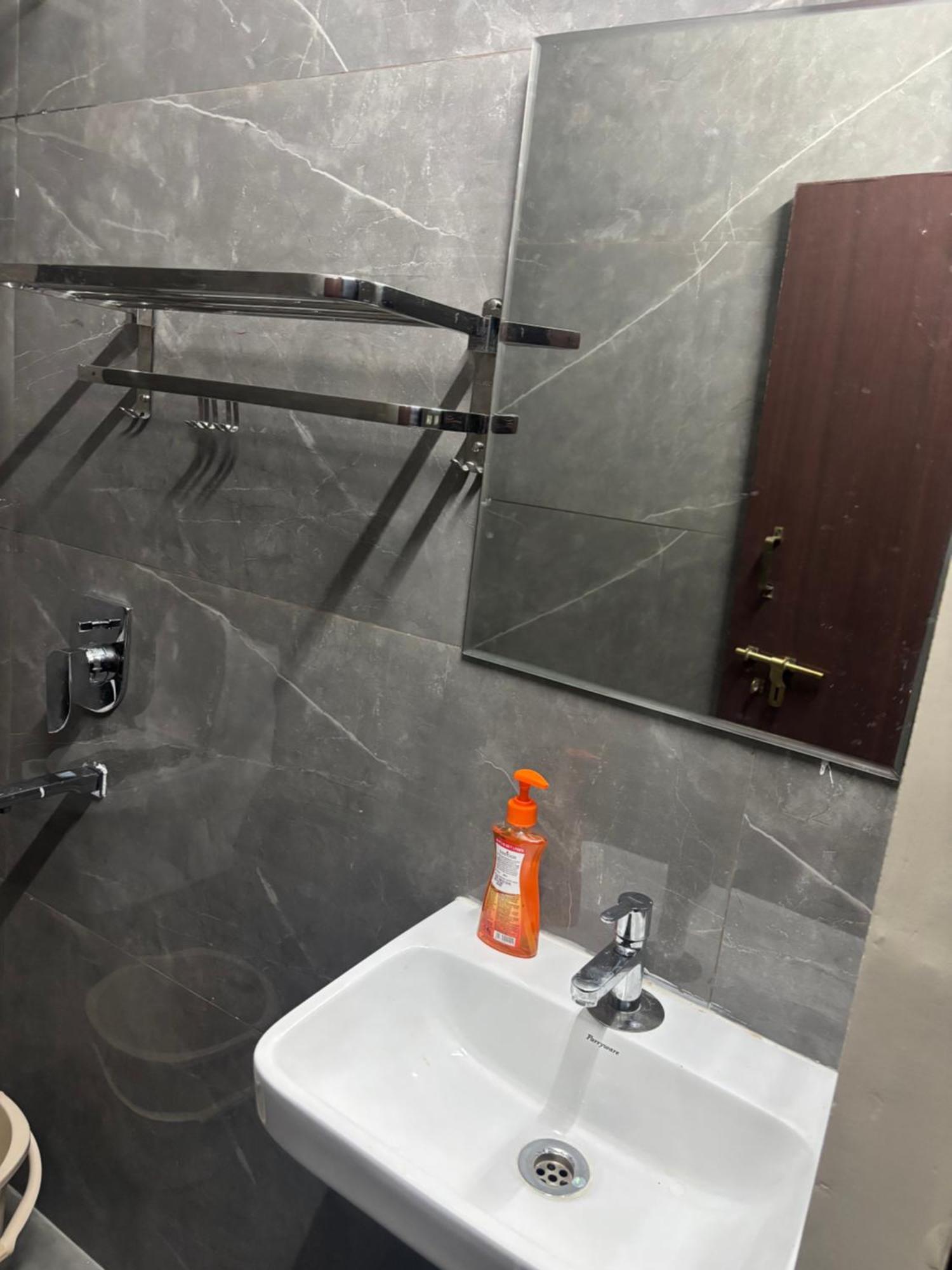 Nest Inn Homestay Tirupati Exteriör bild